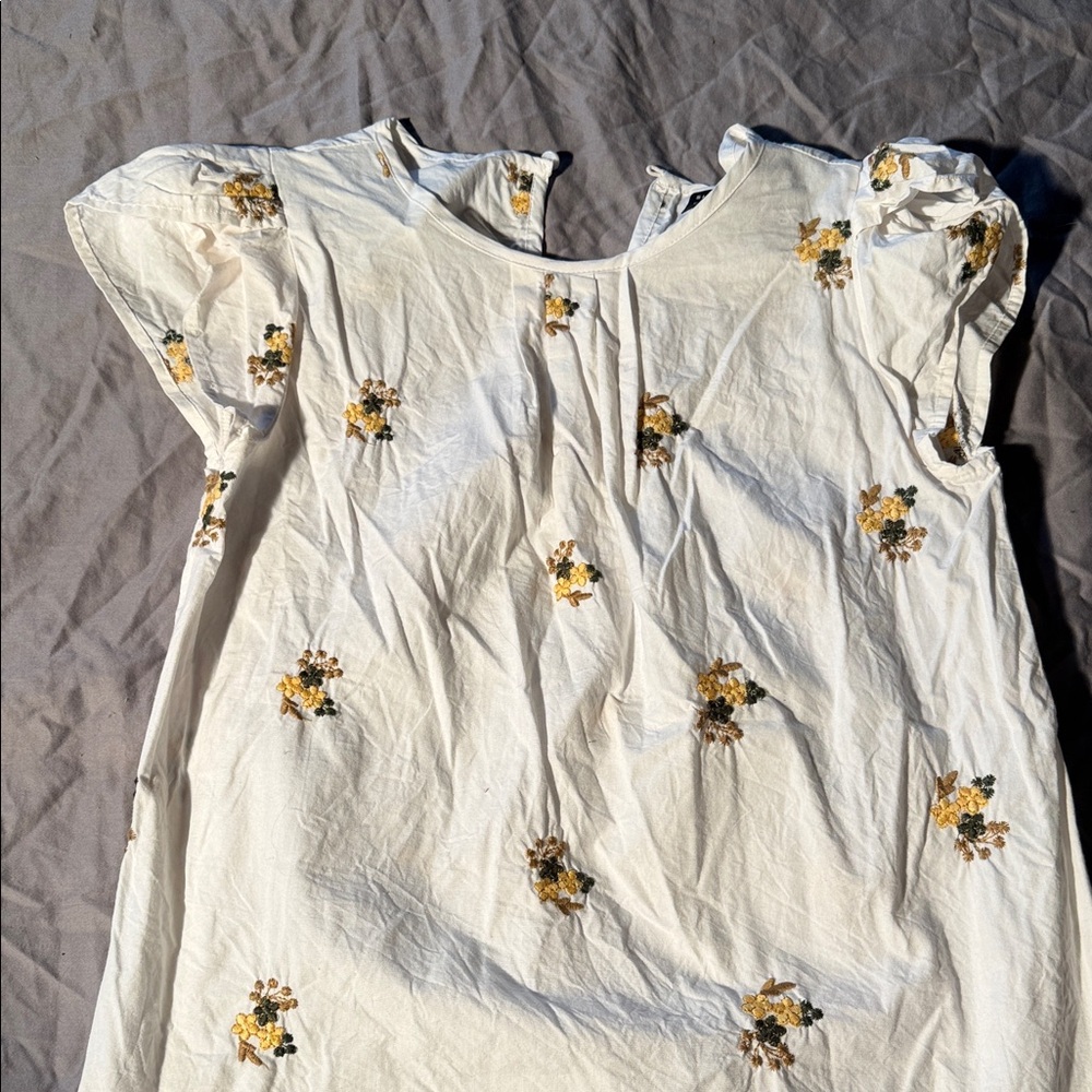 SHEIN White Floral Embroidered Short Sleeve Blouse